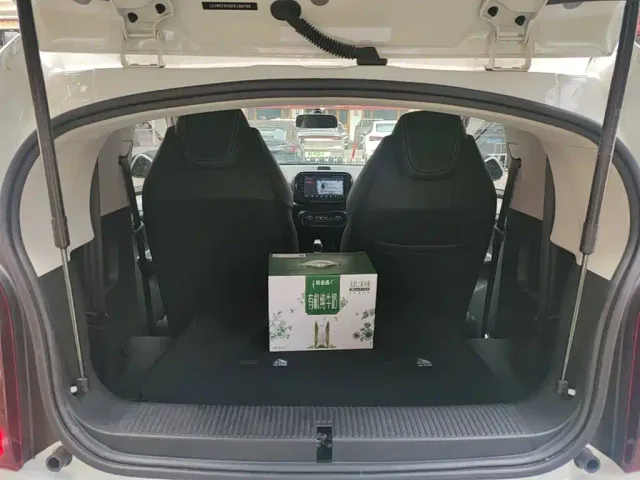 Roewe Clever — Фото автомобиля 18