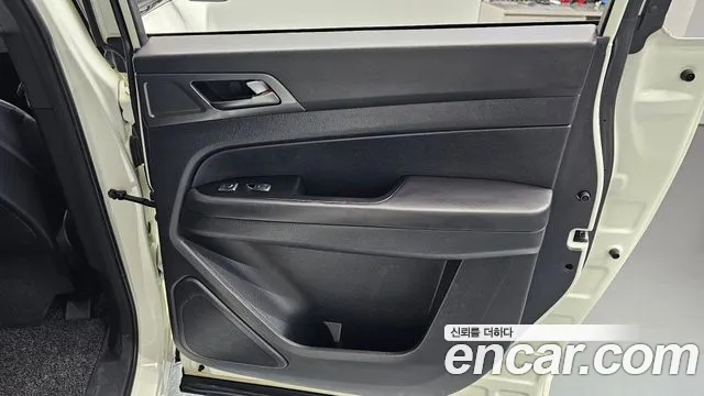 KG_Mobility_Ssangyong Rexton Новый Rexton Sport Khan Дизель 2.2 4WD — Фото автомобиля 25