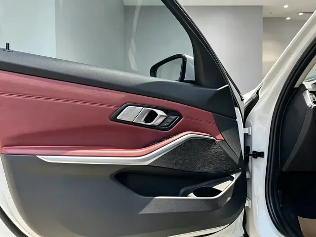 BMW 3 Series — Фото автомобиля 4
