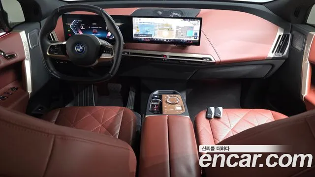 BMW iX — Фото автомобиля 7