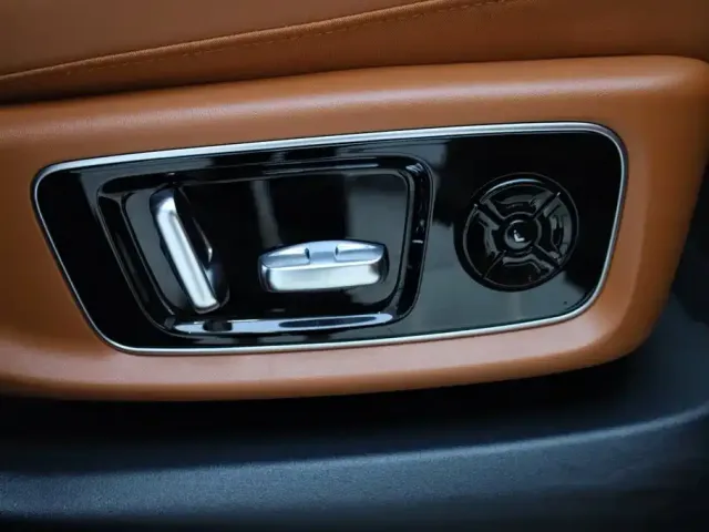 Li Auto Li L8 2025 Ultra Smart Renewal Edition — Фото автомобиля 20