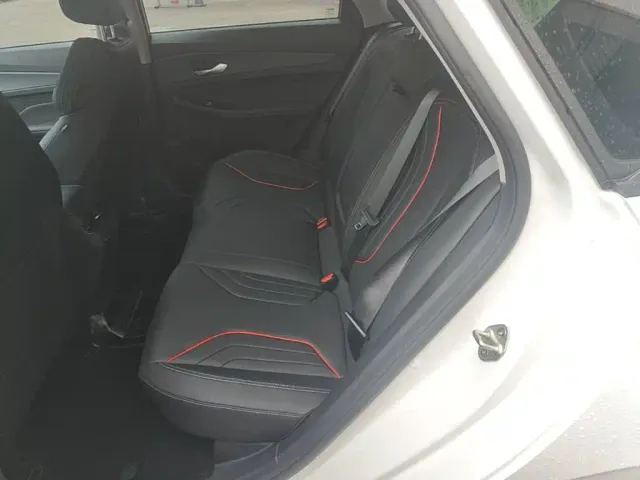 Geely Binrui — Фото автомобиля 16