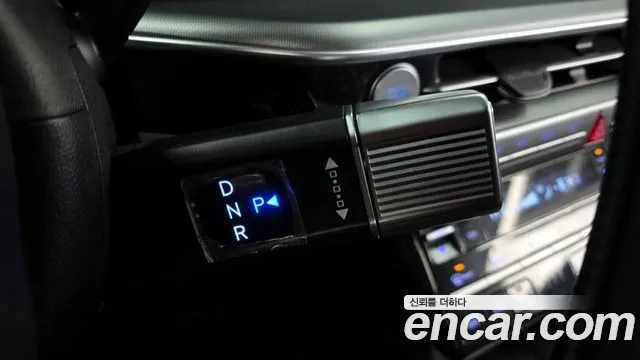 Hyundai Grandeur Grandeur (GN7) 2.5 Бензин 2WD — Фото автомобиля 9