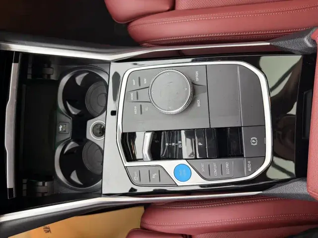 BMW i3 — Фото автомобиля 14
