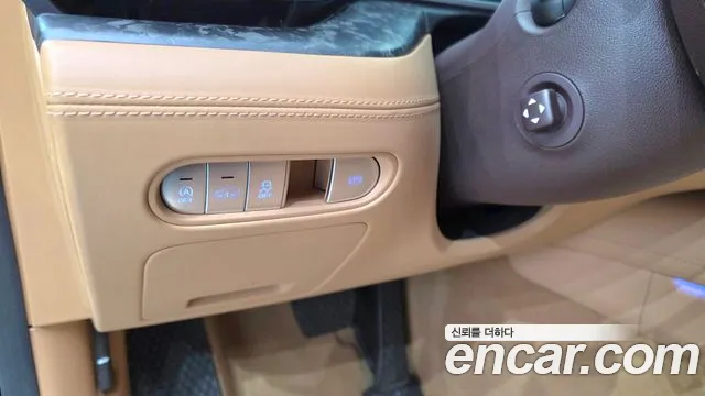 Genesis G90 Бензин 3.5 турбо AWD — Фото автомобиля 10