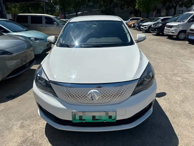 Dongfeng Fengshen E70 — Фото автомобиля 2