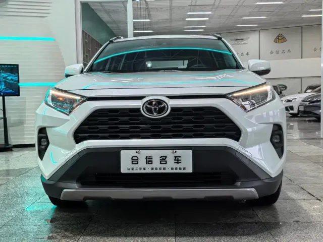 Toyota RAV4 — Фото автомобиля 2