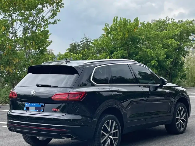 Volkswagen Touareg — Фото автомобиля 6