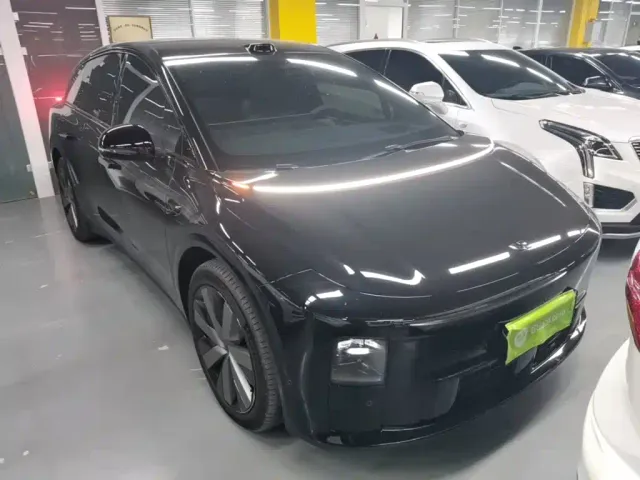Li Auto i6 — Фото автомобиля 3