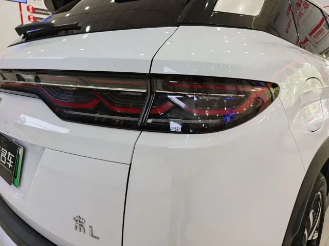 BYD Song L DM-i — Фото автомобиля 12