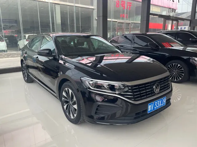 Volkswagen Passat — Фото автомобиля 3