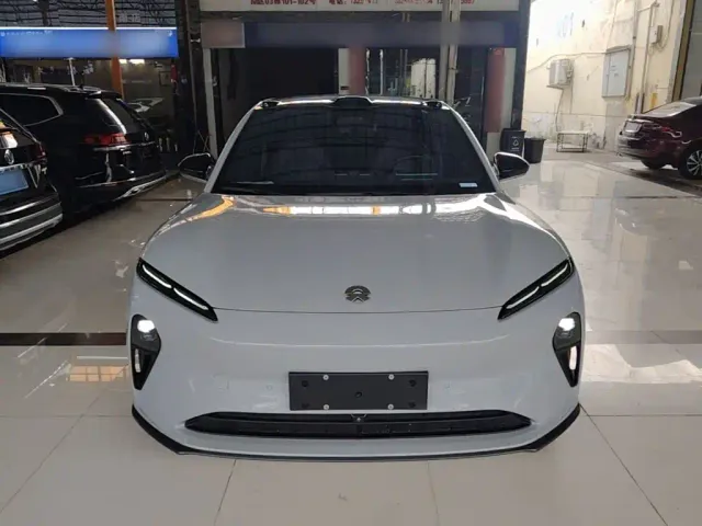 Nio ET5 Touring — Фото автомобиля 2