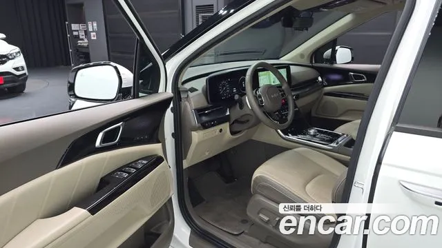 Kia Carnival Generation 4 — Фото автомобиля 10