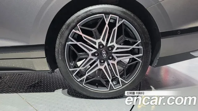 Hyundai Grandeur Grandeur (GN7) 2.5 Бензин 2WD — Фото автомобиля 19