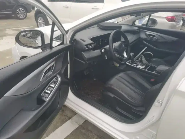 BAIC Beijing U5 PLUS — Фото автомобиля 15