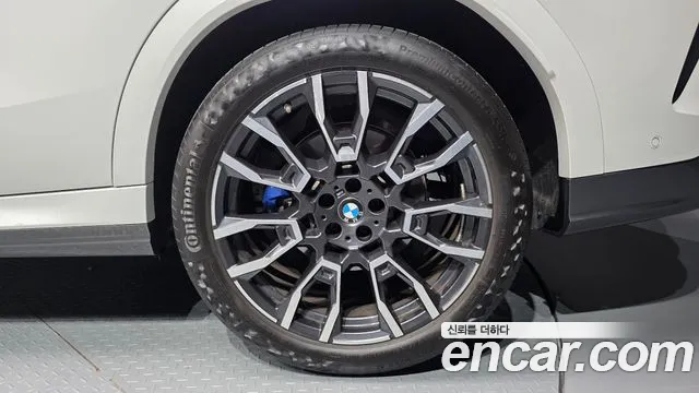 BMW X6 xDrive40i M Sport — Фото автомобиля 17