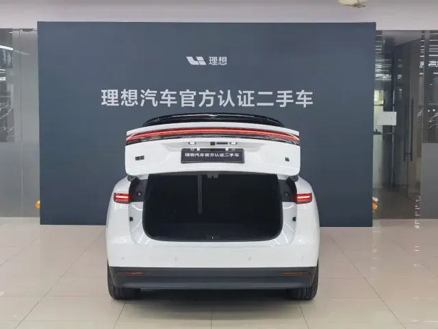 Li Auto i6 — Фото автомобиля 8