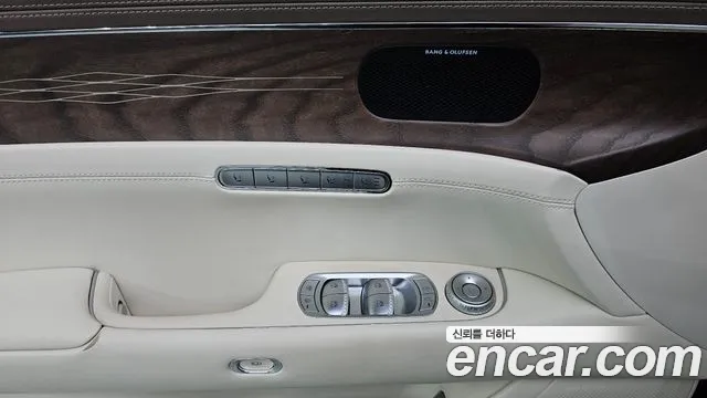 Genesis G90 Бензин 3.5 турбо AWD — Фото автомобиля 25