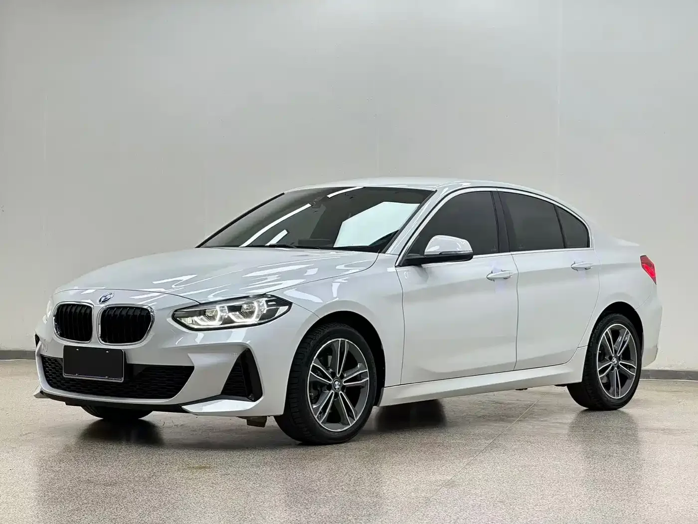 Фотография автомобиля — BMW 1 Series