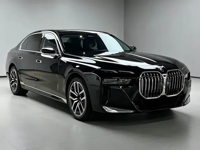 BMW 7 Series — Фото автомобиля 2