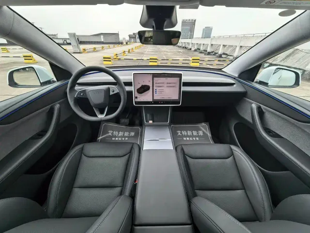 Tesla Model Y — Фото автомобиля 9