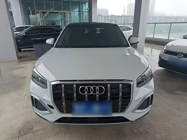 Audi Q2L — Фото автомобиля 2