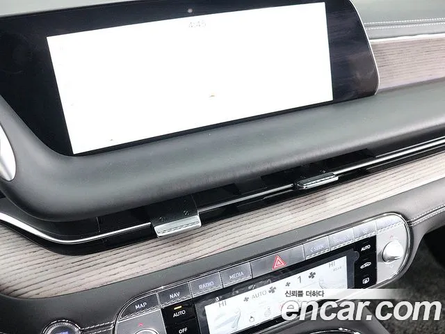 Genesis G90 Бензин 3.5 турбо AWD — Фото автомобиля 9