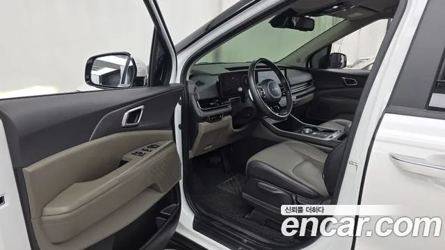 Kia Carnival Generation 4 — Фото автомобиля 10