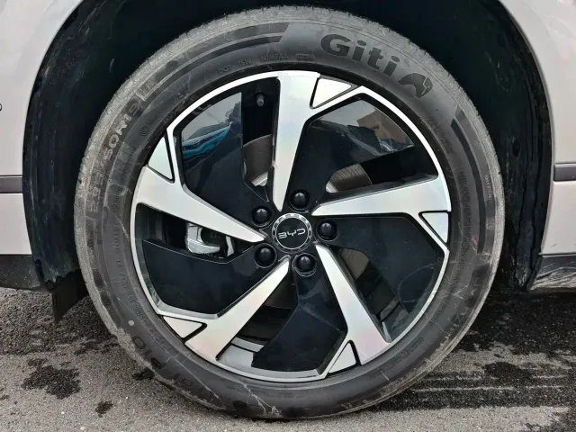 BYD Sealion 06 New Energy 2025 DM-i 170 Pilot Pro Edition — Фото автомобиля 3
