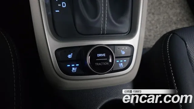 Hyundai Venue — Фото автомобиля 30