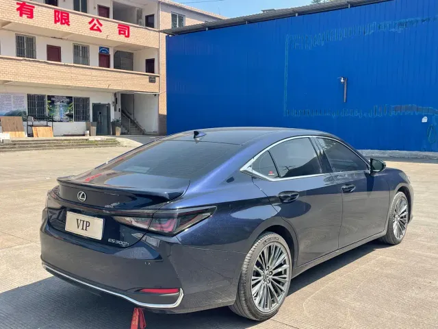 Lexus Lexus ES 2025 200 Ultimate Edition — Фото автомобиля 5