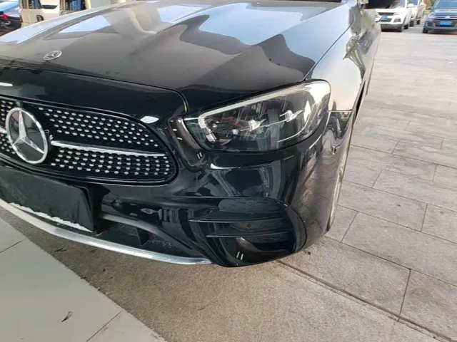 Mercedes-Benz E-Class — Фото автомобиля 23