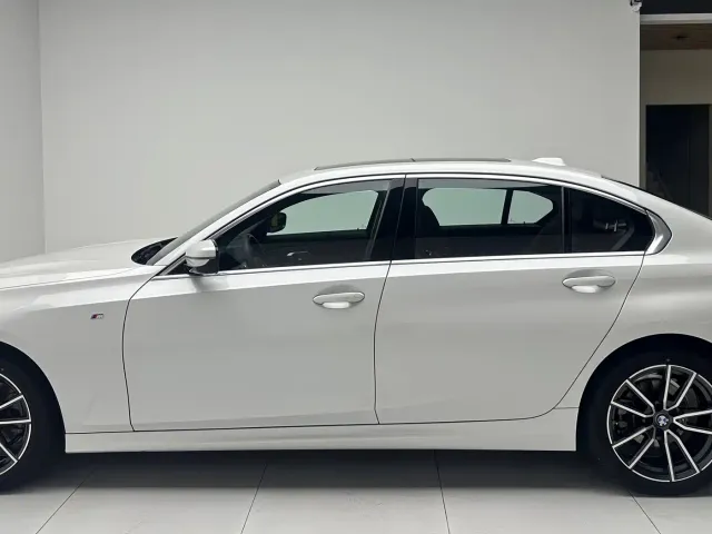 BMW 3 Series — Фото автомобиля 21