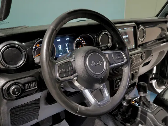 Jeep Wrangler — Фото автомобиля 3