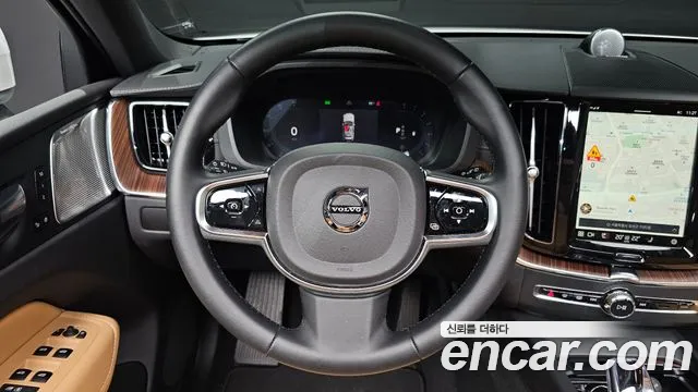Вольво XC60 — Фото автомобиля 13