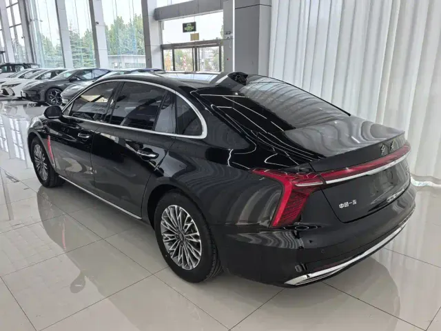 Hongqi H5 — Фото автомобиля 7