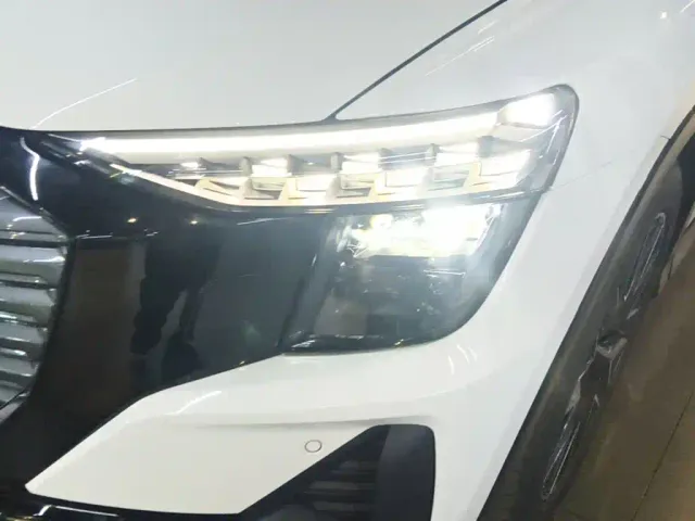Audi Q5 e-tron — Фото автомобиля 23
