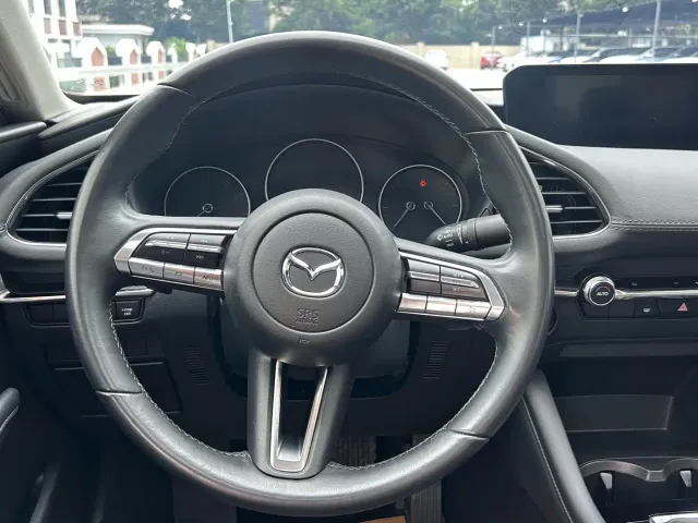 Mazda Axela — Фото автомобиля 9