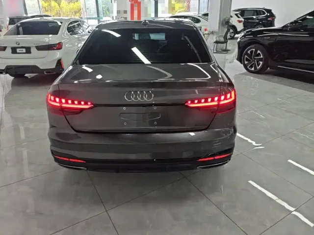 Audi A4L — Фото автомобиля 5