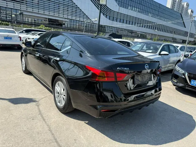 Nissan Teana — Фото автомобиля 8