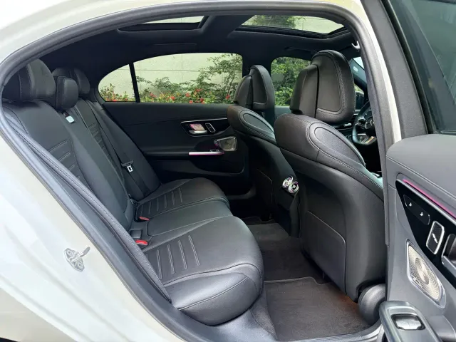 Mercedes-Benz C-Class — Фото автомобиля 16