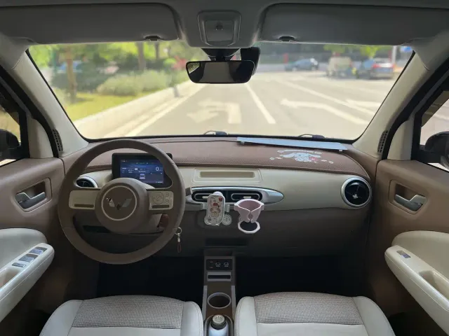 Wuling Hongguang Mini EV — Фото автомобиля 10