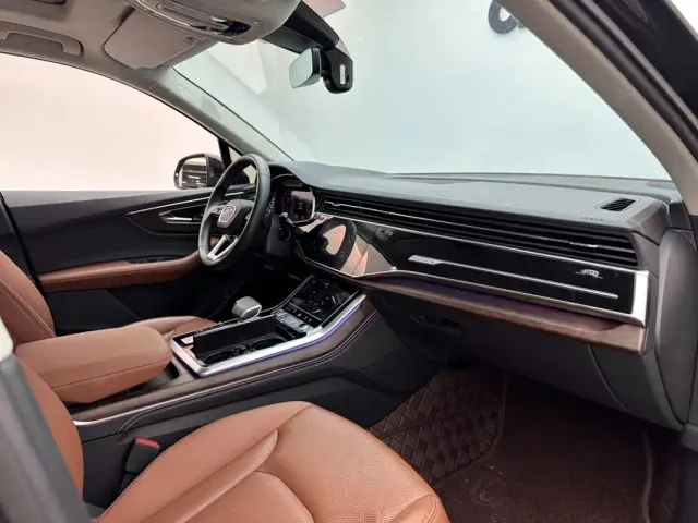 Audi Q7 — Фото автомобиля 11