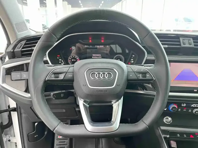 Audi Q3 — Фото автомобиля 8