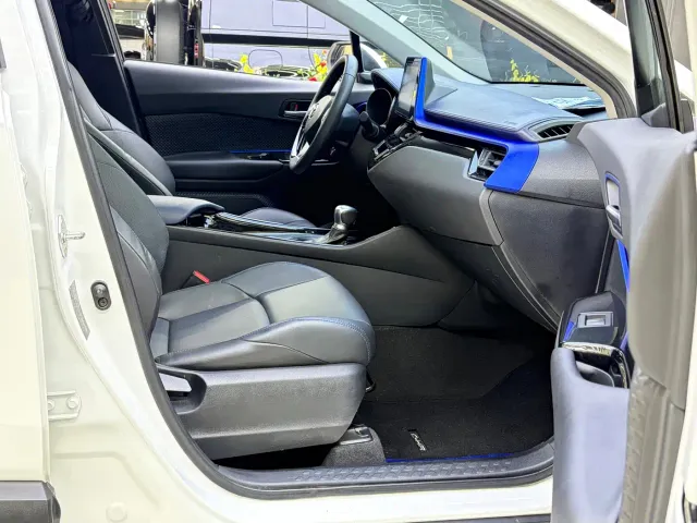 Toyota C-HR — Фото автомобиля 15