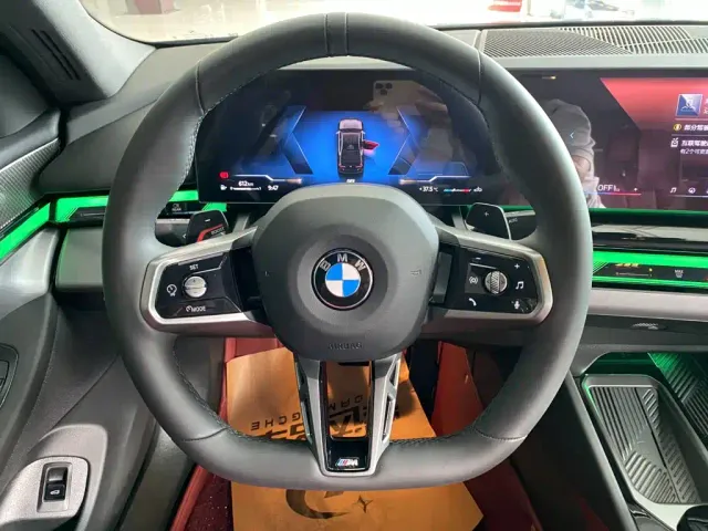 BMW 5 Series — Фото автомобиля 10