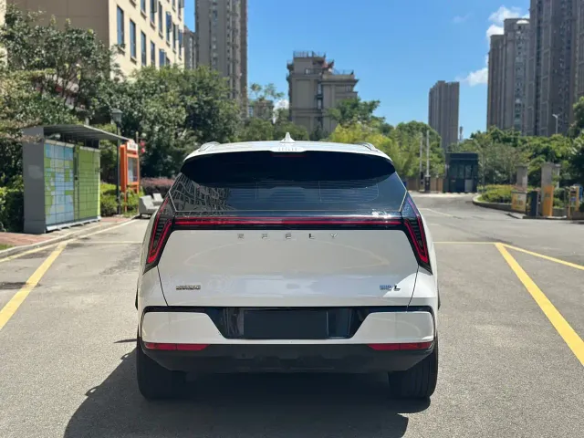 Geely Boyue L — Фото автомобиля 5