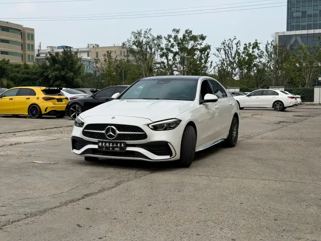 Фотография автомобиля — Mercedes-Benz C-Class