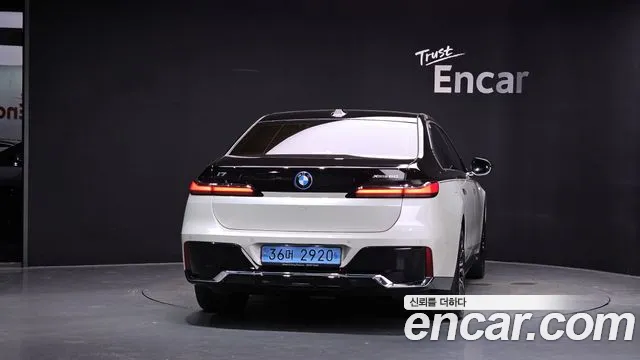 BMW i7 xDrive 60 M Sport — Фото автомобиля 4