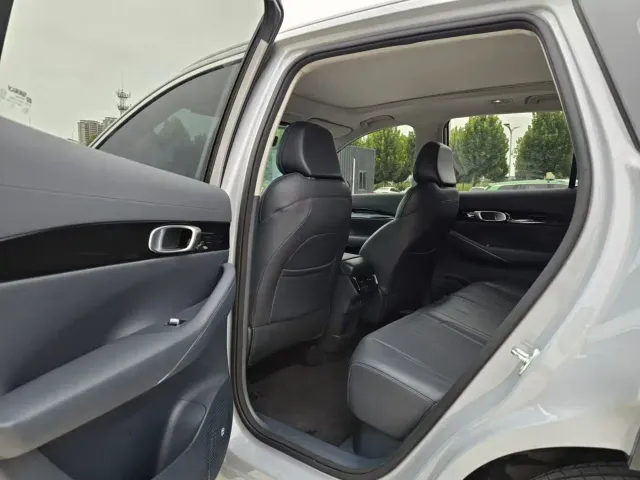 Geely Galaxy E5 — Фото автомобиля 6